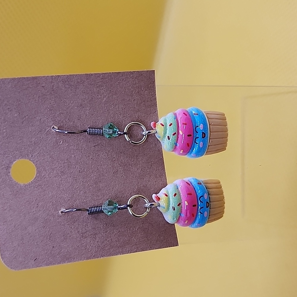 Cupcake earrings - Picture 1 of 1